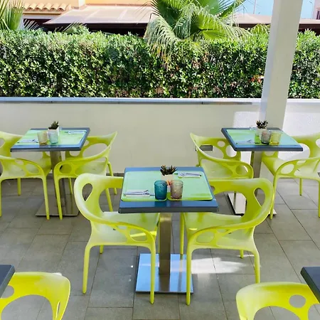 Alojamento de Acomodação e Pequeno-almoço Diamond San Vito Lo Capo