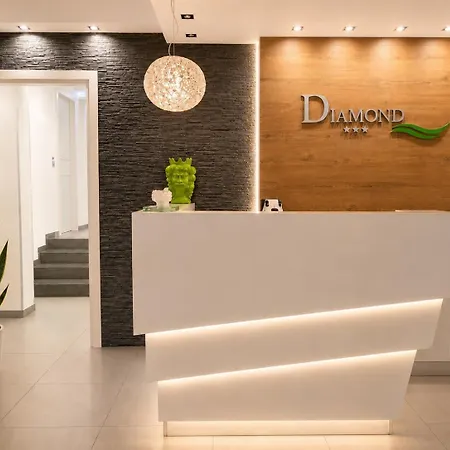 Diamond Nocleg ze śniadaniem 4*